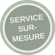 un 'macaron' avec inscrit service sur-mesure